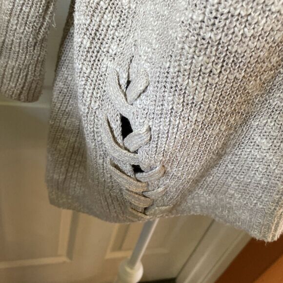 Express Sweater Women’s Size S/P Knit Grey Lace On Sides Round Collar 3/4 Sleeve - Picture 4 of 14